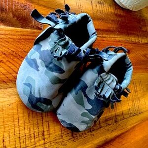 2T Camo Moccs